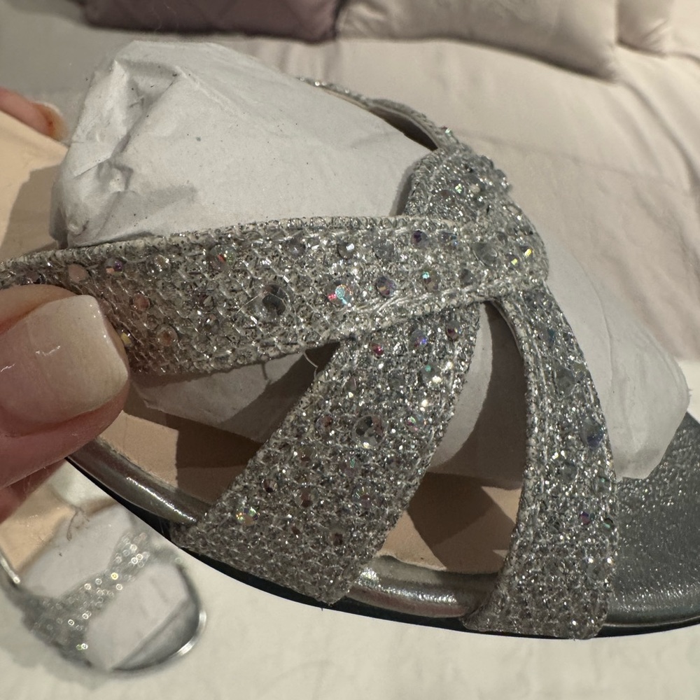 Benjamin Walk Touch Ups Elegant Silver Strappy Wedge Sandals - NWOT - Picture 10 of 10